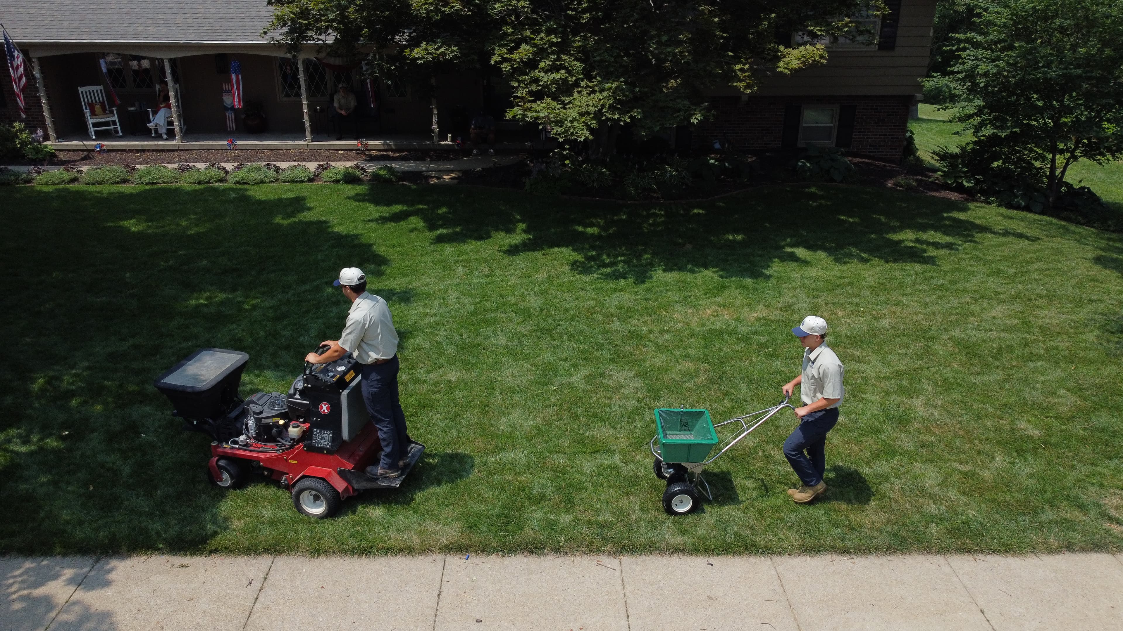 What Omaha Homeowners Should Look for When Choosing a Lawn Care Provider for Spring