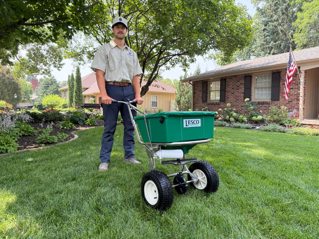 How Professional Lawn Care Programs Are Built Around Omaha’s Growing Cycle